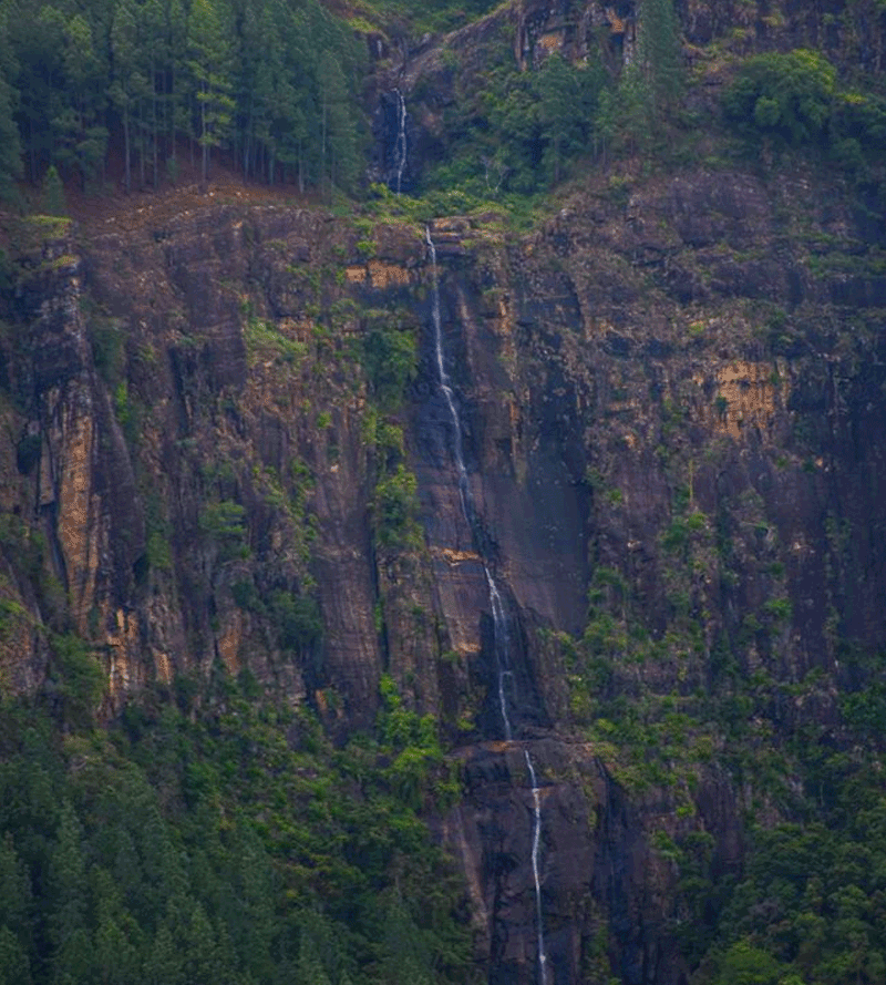 Bambarakanda Falls